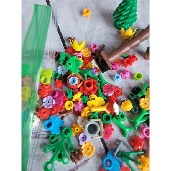 LEGO Plant Variety Lot 181 Random Foliage Trees Leaves Flowers Buckets And More - Picture 4 of 5